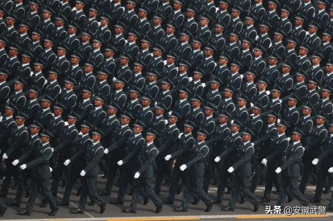 阅兵中的武警方队，展现国家安全力量的坚实后盾，阅兵中的武警方队，国家安全力量的坚实后盾风采展示